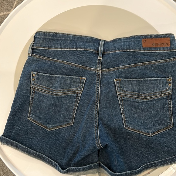 Denizen shorts, tag doesn’t have size. I think size 10. tape measures 31 waist - Picture 2 of 3